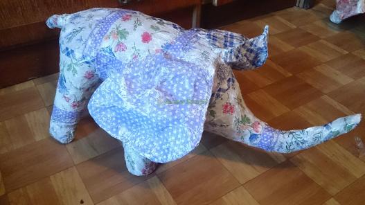 <div style=margin-left:10px><h1>Слоники</h1><p><a href="/catalog/ukrasheniya/">Прикраси</a> » <a href="/catalog/ukrasheniya/igrushki/">Iграшки</a></p><i class="fa fa-map-marker"></i> Одесская область, Белгород-Днестровский<br /><br /><div class="socdata"><script src="//yastatic.net/es5-shims/0.0.2/es5-shims.min.js"></script>
                                            <script src="//yastatic.net/share2/share.js"></script>
                                            <div class="ya-share2" data-services="facebook,gplus,twitter,lj,viber,whatsapp,skype" data-counter=""></div></div>