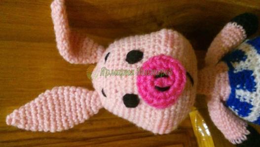 <div style=margin-left:10px><h1>Пятачок</h1><p><a href="/catalog/igrushki/">Iграшки</a> » <a href="/catalog/igrushki/myagkie/">М'які</a></p><i class="fa fa-map-marker"></i> Черновицкая область, Черновцы<br /><br /><div class="socdata"><script src="//yastatic.net/es5-shims/0.0.2/es5-shims.min.js"></script>
                                            <script src="//yastatic.net/share2/share.js"></script>
                                            <div class="ya-share2" data-services="facebook,gplus,twitter,lj,viber,whatsapp,skype" data-counter=""></div></div>