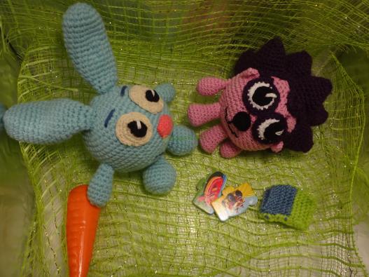 <div style=margin-left:10px><h1>Вязаные Смешарики</h1><p><a href="/catalog/podarki--suveniry/">Подарунки, сувеніри</a> » <a href="/catalog/podarki--suveniry/igrushki/">Iграшки</a></p><i class="fa fa-map-marker"></i> Хмельницкая область, Хмельницкий<br /><br /><div class="socdata"><script src="//yastatic.net/es5-shims/0.0.2/es5-shims.min.js"></script>
                                            <script src="//yastatic.net/share2/share.js"></script>
                                            <div class="ya-share2" data-services="facebook,gplus,twitter,lj,viber,whatsapp,skype" data-counter=""></div></div>