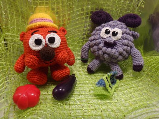 <div style=margin-left:10px><h1>Вязаные Смешарики</h1><p><a href="/catalog/podarki--suveniry/">Подарунки, сувеніри</a> » <a href="/catalog/podarki--suveniry/igrushki/">Iграшки</a></p><i class="fa fa-map-marker"></i> Хмельницкая область, Хмельницкий<br /><br /><div class="socdata"><script src="//yastatic.net/es5-shims/0.0.2/es5-shims.min.js"></script>
                                            <script src="//yastatic.net/share2/share.js"></script>
                                            <div class="ya-share2" data-services="facebook,gplus,twitter,lj,viber,whatsapp,skype" data-counter=""></div></div>