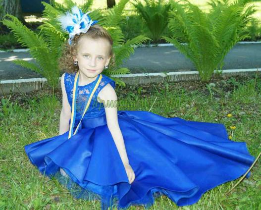 <div style=margin-left:10px><h1>Нарядная шляпка</h1><p><a href="/catalog/aksessuary/">Аксесуари</a> » <a href="/catalog/aksessuary/zakolki--zajimy/">Шпильки, затискачі</a></p><i class="fa fa-map-marker"></i> Полтавская область, Полтава<br /><br /><div class="socdata"><script src="//yastatic.net/es5-shims/0.0.2/es5-shims.min.js"></script>
                                            <script src="//yastatic.net/share2/share.js"></script>
                                            <div class="ya-share2" data-services="facebook,gplus,twitter,lj,viber,whatsapp,skype" data-counter=""></div></div>