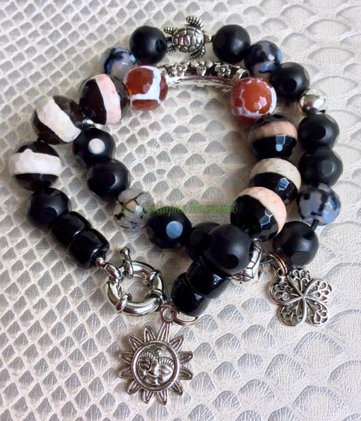 <div style=margin-left:10px><h1>Браслет с натуральными камнями Агат</h1><p><a href="/catalog/ukrasheniya/">Прикраси</a> » <a href="/catalog/ukrasheniya/podarki/">Подарунки</a></p><i class="fa fa-map-marker"></i> Киевская область, Киев<br /><br /><div class="socdata"><script src="//yastatic.net/es5-shims/0.0.2/es5-shims.min.js"></script>
                                            <script src="//yastatic.net/share2/share.js"></script>
                                            <div class="ya-share2" data-services="facebook,gplus,twitter,lj,viber,whatsapp,skype" data-counter=""></div></div>