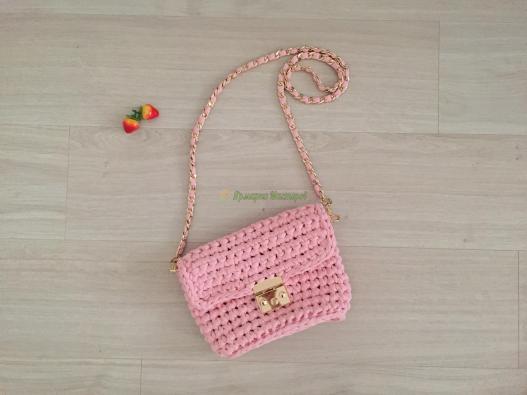 <div style=margin-left:10px><h1>Трикотажные сумочки ручной работы. Нежно розовый, горчица, изумруд.</h1><p><a href="/catalog/rukodelie/">Рукоділля</a> » <a href="/catalog/rukodelie/rukodelie--obschee/">Рукоділля, загальне</a></p><i class="fa fa-map-marker"></i> Одесская область, Одесса<br /><br /><div class="socdata"><script src="//yastatic.net/es5-shims/0.0.2/es5-shims.min.js"></script>
                                            <script src="//yastatic.net/share2/share.js"></script>
                                            <div class="ya-share2" data-services="facebook,gplus,twitter,lj,viber,whatsapp,skype" data-counter=""></div></div>