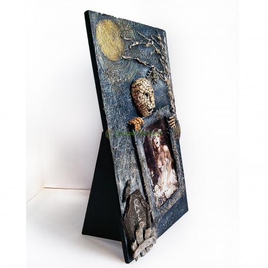 <div style=margin-left:10px><h1>Фоторамка Happy Halloween ручная работа. Оригинальный подарок на Хэллоуин</h1><p><a href="/catalog/podarki--suveniry/">Подарунки, сувеніри</a> » <a href="/catalog/podarki--suveniry/podarki/">Подарунки</a></p><i class="fa fa-map-marker"></i> Донецкая область, Мариуполь<br /><br /><div class="socdata"><script src="//yastatic.net/es5-shims/0.0.2/es5-shims.min.js"></script>
                                            <script src="//yastatic.net/share2/share.js"></script>
                                            <div class="ya-share2" data-services="facebook,gplus,twitter,lj,viber,whatsapp,skype" data-counter=""></div></div>