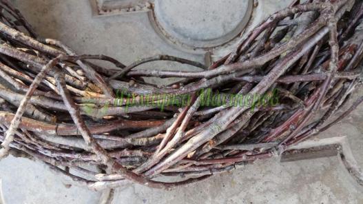 <div style=margin-left:10px><h1>Венок. Основа, заготовка для венка </h1><p><a href="/catalog/dekor/">Декор</a> » <a href="/catalog/dekor/drugoe/">Iнше</a></p><i class="fa fa-map-marker"></i> Киевская область, Киев<br /><br /><div class="socdata"><script src="//yastatic.net/es5-shims/0.0.2/es5-shims.min.js"></script>
                                            <script src="//yastatic.net/share2/share.js"></script>
                                            <div class="ya-share2" data-services="facebook,gplus,twitter,lj,viber,whatsapp,skype" data-counter=""></div></div>