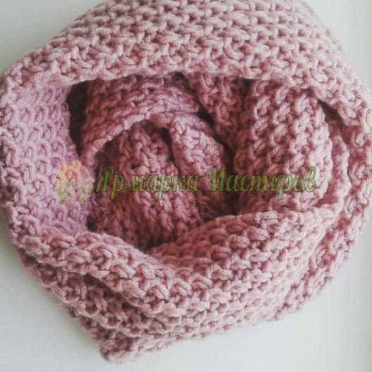 <div style=margin-left:10px><h1>Вязаный снуд ручной работы</h1><p><a href="/catalog/ukrasheniya/">Прикраси</a> » <a href="/catalog/ukrasheniya/aksessuary/">Аксесуари</a></p><i class="fa fa-map-marker"></i> Полтавская область, Полтава<br /><br /><div class="socdata"><script src="//yastatic.net/es5-shims/0.0.2/es5-shims.min.js"></script>
                                            <script src="//yastatic.net/share2/share.js"></script>
                                            <div class="ya-share2" data-services="facebook,gplus,twitter,lj,viber,whatsapp,skype" data-counter=""></div></div>