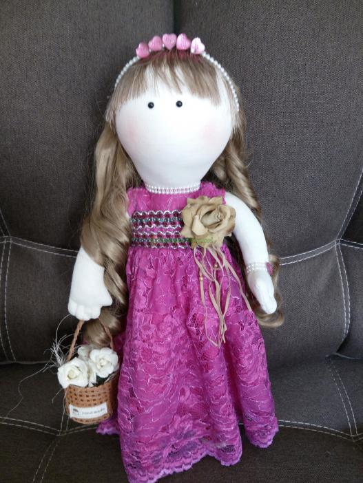 <div style=margin-left:10px><h1>Текстильная кукла</h1><p><a href="/catalog/ukrasheniya/">Прикраси</a> » <a href="/catalog/ukrasheniya/igrushki/">Iграшки</a></p><i class="fa fa-map-marker"></i> Хмельницкая область, Хмельницкий<br /><br /><div class="socdata"><script src="//yastatic.net/es5-shims/0.0.2/es5-shims.min.js"></script>
                                            <script src="//yastatic.net/share2/share.js"></script>
                                            <div class="ya-share2" data-services="facebook,gplus,twitter,lj,viber,whatsapp,skype" data-counter=""></div></div>