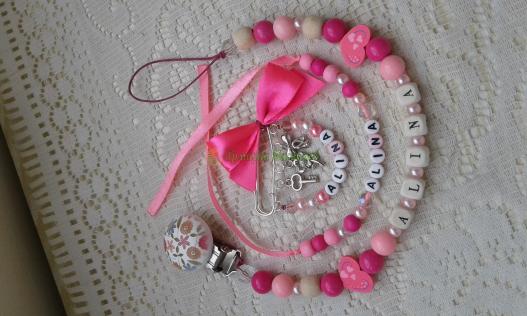 <div style=margin-left:10px><h1>Іменні тримачі для пустушок (сосок) та гризунців</h1><p><a href="/catalog/ukrasheniya/">Прикраси</a> » <a href="/catalog/ukrasheniya/aksessuary/">Аксесуари</a></p><i class="fa fa-map-marker"></i> Ивано-Франковская область, Ивано-Франковск<br /><br /><div class="socdata"><script src="//yastatic.net/es5-shims/0.0.2/es5-shims.min.js"></script>
                                            <script src="//yastatic.net/share2/share.js"></script>
                                            <div class="ya-share2" data-services="facebook,gplus,twitter,lj,viber,whatsapp,skype" data-counter=""></div></div>