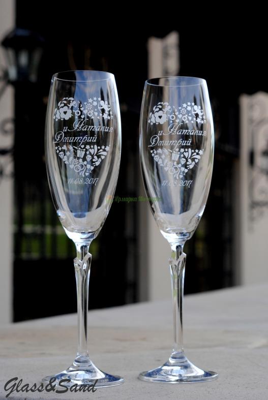 <div style=margin-left:10px><h1>Гравировка свадебных бокалов для шампанского.</h1><p><a href="/catalog/kartiny/">Картини</a> » <a href="/catalog/kartiny/na-stekle/">На склі</a></p><i class="fa fa-map-marker"></i> Днепропетровская область, Днепропетровск<br /><br /><div class="socdata"><script src="//yastatic.net/es5-shims/0.0.2/es5-shims.min.js"></script>
                                            <script src="//yastatic.net/share2/share.js"></script>
                                            <div class="ya-share2" data-services="facebook,gplus,twitter,lj,viber,whatsapp,skype" data-counter=""></div></div>