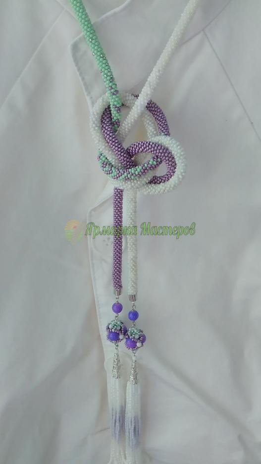 <div style=margin-left:10px><h1>Лариат "летний мотив"</h1><p><a href="/catalog/bijuteriya/">Біжутерія</a> » <a href="/catalog/bijuteriya/kole--ojerele/">Кольє, намисто</a></p><i class="fa fa-map-marker"></i> Киевская область, Киев<br /><br /><div class="socdata"><script src="//yastatic.net/es5-shims/0.0.2/es5-shims.min.js"></script>
                                            <script src="//yastatic.net/share2/share.js"></script>
                                            <div class="ya-share2" data-services="facebook,gplus,twitter,lj,viber,whatsapp,skype" data-counter=""></div></div>