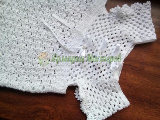 <div style=margin-left:10px><h1>Крестильный комплект девочке 6-12 месяцев</h1><p><a href="/catalog/rukodelie/">Рукоділля</a> » <a href="/catalog/rukodelie/rukodelie--obschee/">Рукоділля, загальне</a></p><i class="fa fa-map-marker"></i> Днепропетровская область, Днепропетровск<br /><br /><div class="socdata"><script src="//yastatic.net/es5-shims/0.0.2/es5-shims.min.js"></script>
                                            <script src="//yastatic.net/share2/share.js"></script>
                                            <div class="ya-share2" data-services="facebook,gplus,twitter,lj,viber,whatsapp,skype" data-counter=""></div></div>