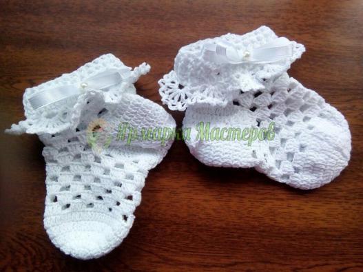 <div style=margin-left:10px><h1>Крестильный комплект девочке 6-12 месяцев</h1><p><a href="/catalog/rukodelie/">Рукоділля</a> » <a href="/catalog/rukodelie/rukodelie--obschee/">Рукоділля, загальне</a></p><i class="fa fa-map-marker"></i> Днепропетровская область, Днепропетровск<br /><br /><div class="socdata"><script src="//yastatic.net/es5-shims/0.0.2/es5-shims.min.js"></script>
                                            <script src="//yastatic.net/share2/share.js"></script>
                                            <div class="ya-share2" data-services="facebook,gplus,twitter,lj,viber,whatsapp,skype" data-counter=""></div></div>