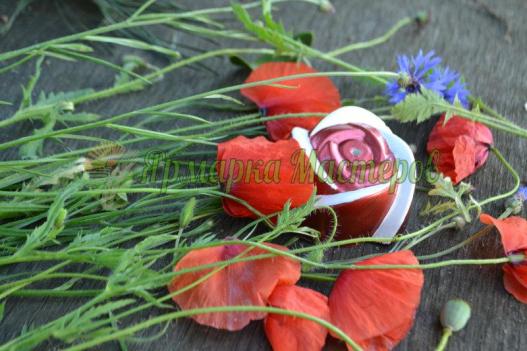 <div style=margin-left:10px><h1>Аромакамень "Роза bordo"</h1><p><a href="/catalog/dekor/">Декор</a> » <a href="/catalog/dekor/drugoe/">Iнше</a></p><i class="fa fa-map-marker"></i> Киевская область, Киев<br /><br /><div class="socdata"><script src="//yastatic.net/es5-shims/0.0.2/es5-shims.min.js"></script>
                                            <script src="//yastatic.net/share2/share.js"></script>
                                            <div class="ya-share2" data-services="facebook,gplus,twitter,lj,viber,whatsapp,skype" data-counter=""></div></div>