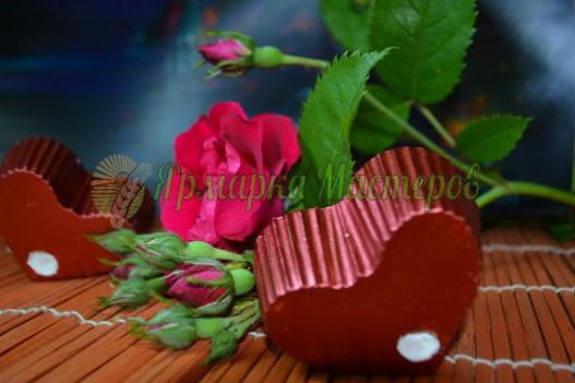 <div style=margin-left:10px><h1>Набор аромакамней "Страсть"</h1><p><a href="/catalog/dekor/">Декор</a> » <a href="/catalog/dekor/drugoe/">Iнше</a></p><i class="fa fa-map-marker"></i> Киевская область, Киев<br /><br /><div class="socdata"><script src="//yastatic.net/es5-shims/0.0.2/es5-shims.min.js"></script>
                                            <script src="//yastatic.net/share2/share.js"></script>
                                            <div class="ya-share2" data-services="facebook,gplus,twitter,lj,viber,whatsapp,skype" data-counter=""></div></div>