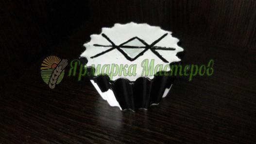 <div style=margin-left:10px><h1>Рунический камень "Защита имущества"</h1><p><a href="/catalog/ezoterika/">Езотерика</a> » <a href="/catalog/ezoterika/raznoe/">Рiзне</a></p><i class="fa fa-map-marker"></i> Киевская область, Киев<br /><br /><div class="socdata"><script src="//yastatic.net/es5-shims/0.0.2/es5-shims.min.js"></script>
                                            <script src="//yastatic.net/share2/share.js"></script>
                                            <div class="ya-share2" data-services="facebook,gplus,twitter,lj,viber,whatsapp,skype" data-counter=""></div></div>