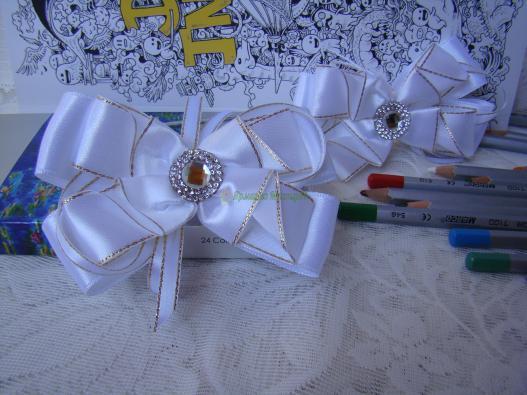 <div style=margin-left:10px><h1>Нарядные банты на 1 сентября и другие праздники.</h1><p><a href="/catalog/aksessuary/">Аксесуари</a> » <a href="/catalog/aksessuary/banty/">Банти</a></p><i class="fa fa-map-marker"></i> Киевская область, Киев<br /><br /><div class="socdata"><script src="//yastatic.net/es5-shims/0.0.2/es5-shims.min.js"></script>
                                            <script src="//yastatic.net/share2/share.js"></script>
                                            <div class="ya-share2" data-services="facebook,gplus,twitter,lj,viber,whatsapp,skype" data-counter=""></div></div>