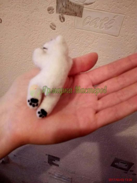 <div style=margin-left:10px><h1>игрушки из шерсти в технике сухое валяние</h1><p><a href="/catalog/ukrasheniya/">Прикраси</a> » <a href="/catalog/ukrasheniya/igrushki/">Iграшки</a></p><i class="fa fa-map-marker"></i> Киевская область, Киев<br /><br /><div class="socdata"><script src="//yastatic.net/es5-shims/0.0.2/es5-shims.min.js"></script>
                                            <script src="//yastatic.net/share2/share.js"></script>
                                            <div class="ya-share2" data-services="facebook,gplus,twitter,lj,viber,whatsapp,skype" data-counter=""></div></div>