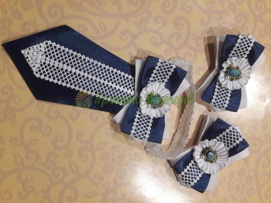 <div style=margin-left:10px><h1>Набор школьный (для девочки)</h1><p><a href="/catalog/ukrasheniya/">Прикраси</a> » <a href="/catalog/ukrasheniya/aksessuary/">Аксесуари</a></p><i class="fa fa-map-marker"></i> Днепропетровская область, Днепропетровск<br /><br /><div class="socdata"><script src="//yastatic.net/es5-shims/0.0.2/es5-shims.min.js"></script>
                                            <script src="//yastatic.net/share2/share.js"></script>
                                            <div class="ya-share2" data-services="facebook,gplus,twitter,lj,viber,whatsapp,skype" data-counter=""></div></div>