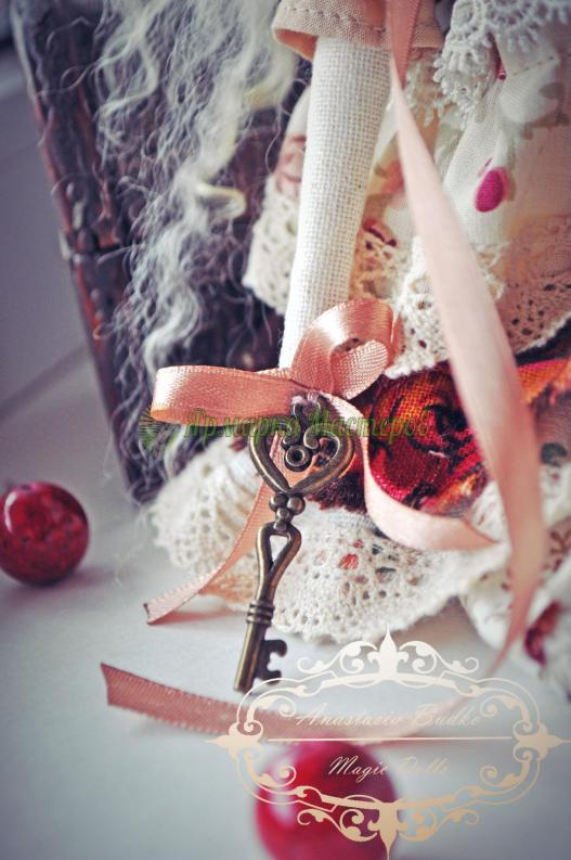 <div style=margin-left:10px><h1>Интерьерная кукла Тильда</h1><p><a href="/catalog/igrushki/">Iграшки</a> » <a href="/catalog/igrushki/kukly/">Кукли</a></p><i class="fa fa-map-marker"></i> Днепропетровская область, Днепропетровск<br /><br /><div class="socdata"><script src="//yastatic.net/es5-shims/0.0.2/es5-shims.min.js"></script>
                                            <script src="//yastatic.net/share2/share.js"></script>
                                            <div class="ya-share2" data-services="facebook,gplus,twitter,lj,viber,whatsapp,skype" data-counter=""></div></div>