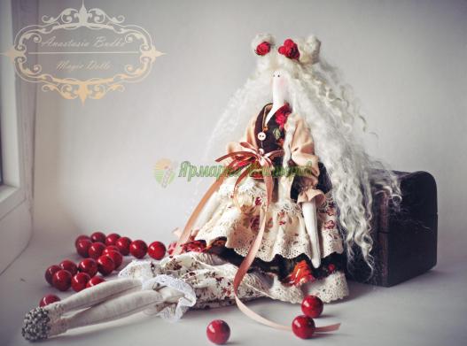 <div style=margin-left:10px><h1>Интерьерная кукла Тильда</h1><p><a href="/catalog/igrushki/">Iграшки</a> » <a href="/catalog/igrushki/kukly/">Кукли</a></p><i class="fa fa-map-marker"></i> Днепропетровская область, Днепропетровск<br /><br /><div class="socdata"><script src="//yastatic.net/es5-shims/0.0.2/es5-shims.min.js"></script>
                                            <script src="//yastatic.net/share2/share.js"></script>
                                            <div class="ya-share2" data-services="facebook,gplus,twitter,lj,viber,whatsapp,skype" data-counter=""></div></div>