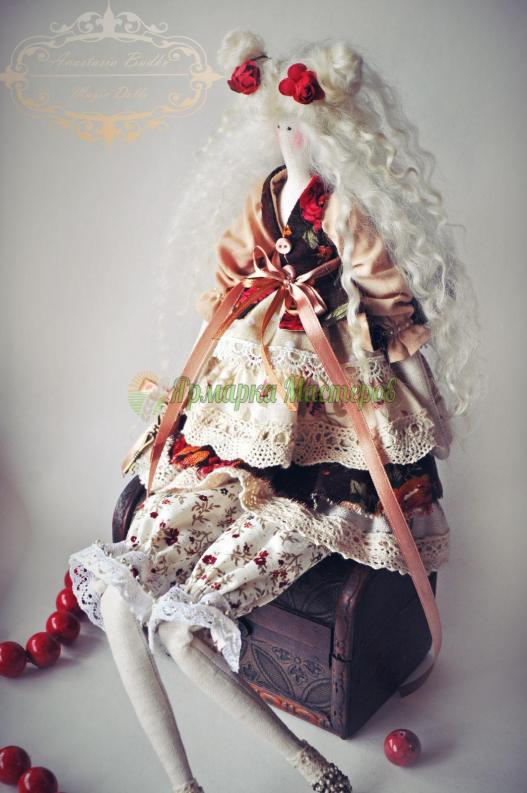 <div style=margin-left:10px><h1>Интерьерная кукла Тильда</h1><p><a href="/catalog/igrushki/">Iграшки</a> » <a href="/catalog/igrushki/kukly/">Кукли</a></p><i class="fa fa-map-marker"></i> Днепропетровская область, Днепропетровск<br /><br /><div class="socdata"><script src="//yastatic.net/es5-shims/0.0.2/es5-shims.min.js"></script>
                                            <script src="//yastatic.net/share2/share.js"></script>
                                            <div class="ya-share2" data-services="facebook,gplus,twitter,lj,viber,whatsapp,skype" data-counter=""></div></div>