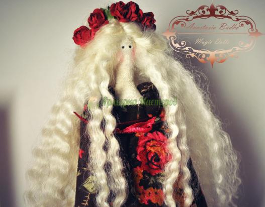 <div style=margin-left:10px><h1>Кукла Тильда с веночком на голове</h1><p><a href="/catalog/igrushki/">Iграшки</a> » <a href="/catalog/igrushki/kukly/">Кукли</a></p><i class="fa fa-map-marker"></i> Днепропетровская область, Днепропетровск<br /><br /><div class="socdata"><script src="//yastatic.net/es5-shims/0.0.2/es5-shims.min.js"></script>
                                            <script src="//yastatic.net/share2/share.js"></script>
                                            <div class="ya-share2" data-services="facebook,gplus,twitter,lj,viber,whatsapp,skype" data-counter=""></div></div>