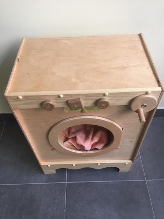 <div style=margin-left:10px><h1>Стиральная машина</h1><p><a href="/catalog/ukrasheniya/">Прикраси</a> » <a href="/catalog/ukrasheniya/igrushki/">Iграшки</a></p><i class="fa fa-map-marker"></i> Киевская область, Киев<br /><br /><div class="socdata"><script src="//yastatic.net/es5-shims/0.0.2/es5-shims.min.js"></script>
                                            <script src="//yastatic.net/share2/share.js"></script>
                                            <div class="ya-share2" data-services="facebook,gplus,twitter,lj,viber,whatsapp,skype" data-counter=""></div></div>