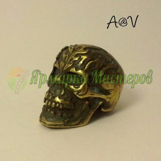 <div style=margin-left:10px><h1>Череп</h1><p><a href="/catalog/yvelirnue_izdeliya/">Ювелірні вироби
</a> » <a href="/catalog/yvelirnue_izdeliya/yuvelirnaya-furnitura/">Ювелірна фурнітура</a></p><i class="fa fa-map-marker"></i> Винницкая область, Жмеринка<br /><br /><div class="socdata"><script src="//yastatic.net/es5-shims/0.0.2/es5-shims.min.js"></script>
                                            <script src="//yastatic.net/share2/share.js"></script>
                                            <div class="ya-share2" data-services="facebook,gplus,twitter,lj,viber,whatsapp,skype" data-counter=""></div></div>