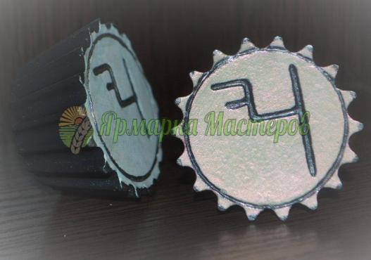 <div style=margin-left:10px><h1>Рунический-камень «Удача в Договорах, Переговорах и Разговорах»</h1><p><a href="/catalog/ezoterika/">Езотерика</a> » <a href="/catalog/ezoterika/raznoe/">Рiзне</a></p><i class="fa fa-map-marker"></i> Киевская область, Киев<br /><br /><div class="socdata"><script src="//yastatic.net/es5-shims/0.0.2/es5-shims.min.js"></script>
                                            <script src="//yastatic.net/share2/share.js"></script>
                                            <div class="ya-share2" data-services="facebook,gplus,twitter,lj,viber,whatsapp,skype" data-counter=""></div></div>