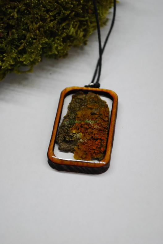 <div style=margin-left:10px><h1>Подвеска "Мох"</h1><p><a href="/catalog/ukrasheniya/">Прикраси</a> » <a href="/catalog/ukrasheniya/aksessuary/">Аксесуари</a></p><i class="fa fa-map-marker"></i> Ивано-Франковская область, Коломыя<br /><br /><div class="socdata"><script src="//yastatic.net/es5-shims/0.0.2/es5-shims.min.js"></script>
                                            <script src="//yastatic.net/share2/share.js"></script>
                                            <div class="ya-share2" data-services="facebook,gplus,twitter,lj,viber,whatsapp,skype" data-counter=""></div></div>