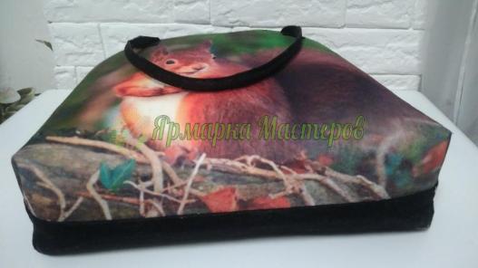 <div style=margin-left:10px><h1>Сумка из фетра ручной работы</h1><p><a href="/catalog/ukrasheniya/">Прикраси</a> » <a href="/catalog/ukrasheniya/aksessuary/">Аксесуари</a></p><i class="fa fa-map-marker"></i> Донецкая область, Артемовск<br /><br /><div class="socdata"><script src="//yastatic.net/es5-shims/0.0.2/es5-shims.min.js"></script>
                                            <script src="//yastatic.net/share2/share.js"></script>
                                            <div class="ya-share2" data-services="facebook,gplus,twitter,lj,viber,whatsapp,skype" data-counter=""></div></div>