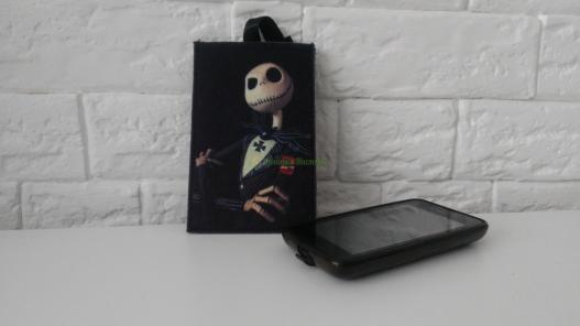 <div style=margin-left:10px><h1>Чехол для телефона из фетра</h1><p><a href="/catalog/ukrasheniya/">Прикраси</a> » <a href="/catalog/ukrasheniya/aksessuary/">Аксесуари</a></p><i class="fa fa-map-marker"></i> Донецкая область, Артемовск<br /><br /><script src="//yastatic.net/es5-shims/0.0.2/es5-shims.min.js"></script>
                                            <script src="//yastatic.net/share2/share.js"></script>
                                            <div class="ya-share2" data-services="facebook,gplus,twitter,lj,viber,whatsapp,skype" data-counter=""></div><br /><div class="socdata"></div></div>