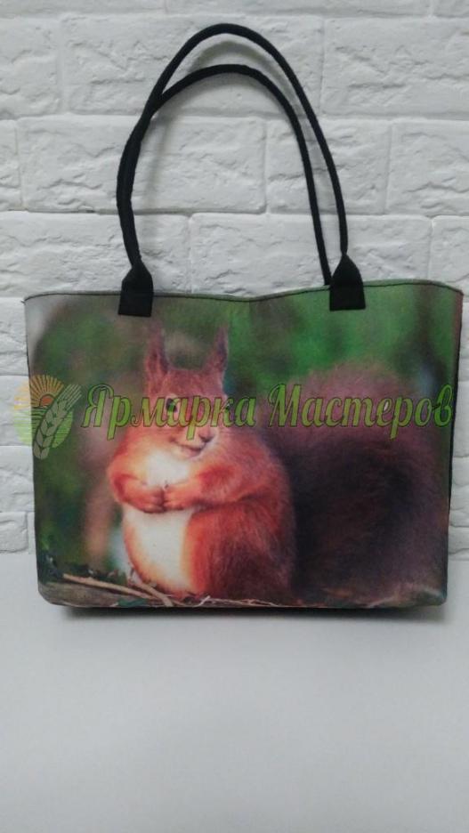 <div style=margin-left:10px><h1>Сумка женская из фетра ручной работы</h1><p><a href="/catalog/ukrasheniya/">Прикраси</a> » <a href="/catalog/ukrasheniya/aksessuary/">Аксесуари</a></p><i class="fa fa-map-marker"></i> Донецкая область, Артемовск<br /><br /><script src="//yastatic.net/es5-shims/0.0.2/es5-shims.min.js"></script>
                                            <script src="//yastatic.net/share2/share.js"></script>
                                            <div class="ya-share2" data-services="facebook,gplus,twitter,lj,viber,whatsapp,skype" data-counter=""></div><br /><div class="socdata"></div></div>