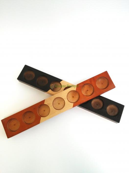 <div style=margin-left:10px><h1>Подсвечники деревянные</h1><p><a href="/catalog/dekor/">Декор</a> » <a href="/catalog/dekor/drugoe/">Iнше</a></p><i class="fa fa-map-marker"></i> Киевская область, Киев<br /><br /><div class="socdata"><script src="//yastatic.net/es5-shims/0.0.2/es5-shims.min.js"></script>
                                            <script src="//yastatic.net/share2/share.js"></script>
                                            <div class="ya-share2" data-services="facebook,gplus,twitter,lj,viber,whatsapp,skype" data-counter=""></div></div>