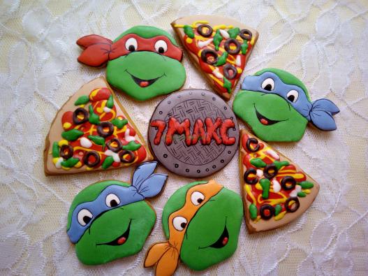 <div style=margin-left:10px><h1>Имбирные расписные пряники станут прекрасным подарком и чудесно украсят любой праздник</h1><p><a href="/catalog/podarki--suveniry/">Подарунки, сувеніри</a> » <a href="/catalog/podarki--suveniry/podarki/">Подарунки</a></p><i class="fa fa-map-marker"></i> Николаевская область, Первомайск<br /><br /><div class="socdata"><script src="//yastatic.net/es5-shims/0.0.2/es5-shims.min.js"></script>
                                            <script src="//yastatic.net/share2/share.js"></script>
                                            <div class="ya-share2" data-services="facebook,gplus,twitter,lj,viber,whatsapp,skype" data-counter=""></div></div>