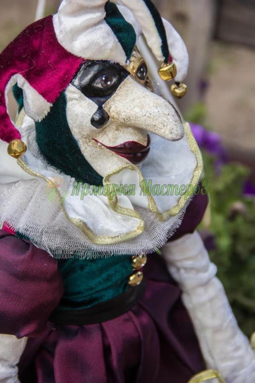 <div style=margin-left:10px><h1>«Арлекин» авторская кукла ручной работы.</h1><p><a href="/catalog/igrushki/">Iграшки</a> » <a href="/catalog/igrushki/kukly/">Кукли</a></p><i class="fa fa-map-marker"></i> Днепропетровская область, Днепропетровск<br /><br /><div class="socdata"><script src="//yastatic.net/es5-shims/0.0.2/es5-shims.min.js"></script>
                                            <script src="//yastatic.net/share2/share.js"></script>
                                            <div class="ya-share2" data-services="facebook,gplus,twitter,lj,viber,whatsapp,skype" data-counter=""></div></div>