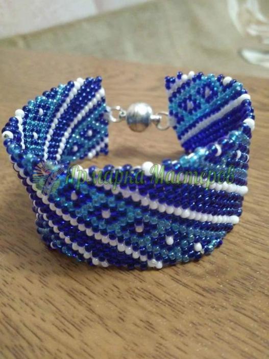 <div style=margin-left:10px><h1>Браслеты из бисера</h1><p><a href="/catalog/ukrasheniya/">Прикраси</a> » <a href="/catalog/ukrasheniya/aksessuary/">Аксесуари</a></p><i class="fa fa-map-marker"></i> Ивано-Франковская область, Калуш<br /><br /><div class="socdata"><script src="//yastatic.net/es5-shims/0.0.2/es5-shims.min.js"></script>
                                            <script src="//yastatic.net/share2/share.js"></script>
                                            <div class="ya-share2" data-services="facebook,gplus,twitter,lj,viber,whatsapp,skype" data-counter=""></div></div>