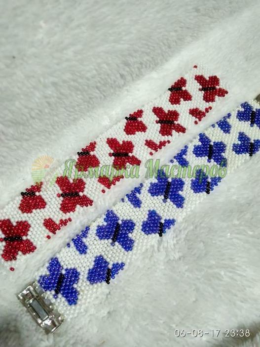 <div style=margin-left:10px><h1>Браслеты из бисера</h1><p><a href="/catalog/ukrasheniya/">Прикраси</a> » <a href="/catalog/ukrasheniya/aksessuary/">Аксесуари</a></p><i class="fa fa-map-marker"></i> Ивано-Франковская область, Калуш<br /><br /><div class="socdata"><script src="//yastatic.net/es5-shims/0.0.2/es5-shims.min.js"></script>
                                            <script src="//yastatic.net/share2/share.js"></script>
                                            <div class="ya-share2" data-services="facebook,gplus,twitter,lj,viber,whatsapp,skype" data-counter=""></div></div>