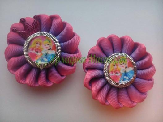 <div style=margin-left:10px><h1>Бантики с именем </h1><p><a href="/catalog/aksessuary/">Аксесуари</a> » <a href="/catalog/aksessuary/banty/">Банти</a></p><i class="fa fa-map-marker"></i> Житомирская область, Житомир<br /><br /><div class="socdata"><script src="//yastatic.net/es5-shims/0.0.2/es5-shims.min.js"></script>
                                            <script src="//yastatic.net/share2/share.js"></script>
                                            <div class="ya-share2" data-services="facebook,gplus,twitter,lj,viber,whatsapp,skype" data-counter=""></div></div>