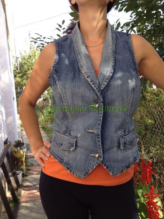 <div style=margin-left:10px><h1>Жилетка джинсовая роспись</h1><p><a href="/catalog/shite/">Шиття</a> » <a href="/catalog/shite/shite--odejda/">Шиття, одяг</a></p><i class="fa fa-map-marker"></i> Киевская область, Боярка<br /><br /><div class="socdata"><script src="//yastatic.net/es5-shims/0.0.2/es5-shims.min.js"></script>
                                            <script src="//yastatic.net/share2/share.js"></script>
                                            <div class="ya-share2" data-services="facebook,gplus,twitter,lj,viber,whatsapp,skype" data-counter=""></div></div>