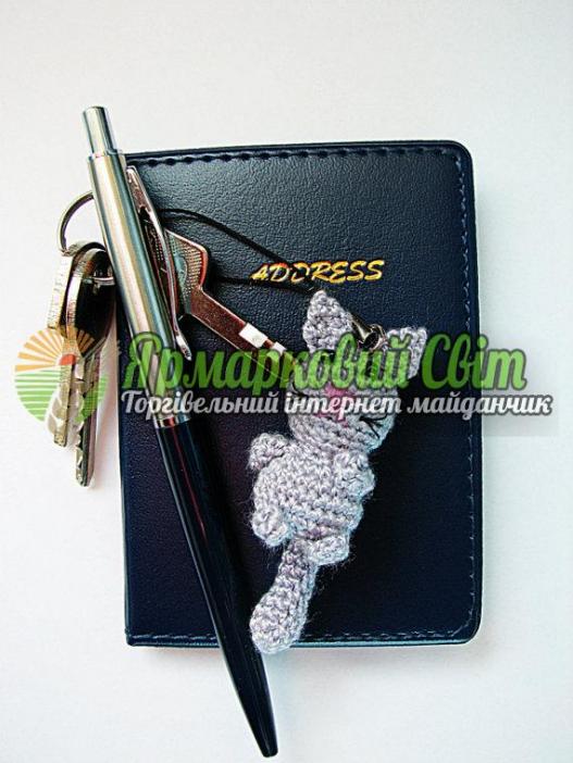 <div style=margin-left:10px><h1>кот-брелок для ключей, подвеска</h1><p><a href="/catalog/ukrasheniya/">Прикраси</a> » <a href="/catalog/ukrasheniya/aksessuary/">Аксесуари</a></p><i class="fa fa-map-marker"></i> Винницкая область, Винница<br /><br /><div class="socdata"><script src="//yastatic.net/es5-shims/0.0.2/es5-shims.min.js"></script>
                                            <script src="//yastatic.net/share2/share.js"></script>
                                            <div class="ya-share2" data-services="facebook,gplus,twitter,lj,viber,whatsapp,skype" data-counter=""></div></div>