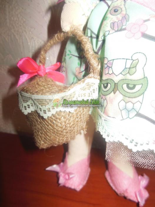 <div style=margin-left:10px><h1>Интерьерная текстильная кукла</h1><p><a href="/catalog/igrushki/">Iграшки</a> » <a href="/catalog/igrushki/kukly/">Кукли</a></p><i class="fa fa-map-marker"></i> Житомирская область, Коростень<br /><br /><div class="socdata"><script src="//yastatic.net/es5-shims/0.0.2/es5-shims.min.js"></script>
                                            <script src="//yastatic.net/share2/share.js"></script>
                                            <div class="ya-share2" data-services="facebook,gplus,twitter,lj,viber,whatsapp,skype" data-counter=""></div></div>