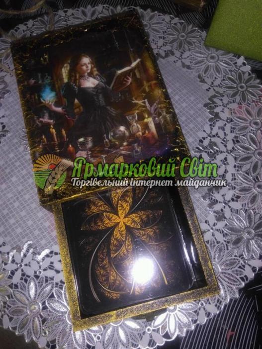 <div style=margin-left:10px><h1>Шкатулка </h1><p><a href="/catalog/ezoterika/">Езотерика</a> » <a href="/catalog/ezoterika/raznoe/">Рiзне</a></p><i class="fa fa-map-marker"></i> Сумская область, Ахтырка<br /><br /><div class="socdata"><script src="//yastatic.net/es5-shims/0.0.2/es5-shims.min.js"></script>
                                            <script src="//yastatic.net/share2/share.js"></script>
                                            <div class="ya-share2" data-services="facebook,gplus,twitter,lj,viber,whatsapp,skype" data-counter=""></div></div>