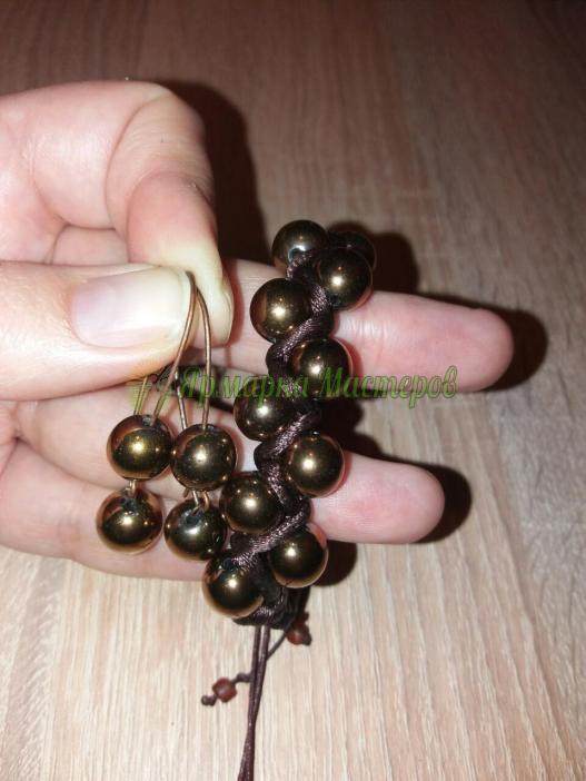 <div style=margin-left:10px><h1>Набор : "Браслет и Серьги"</h1><p><a href="/catalog/ukrasheniya/">Прикраси</a> » <a href="/catalog/ukrasheniya/aksessuary/">Аксесуари</a></p><i class="fa fa-map-marker"></i> Донецкая область, Донецк<br /><br /><div class="socdata"><script src="//yastatic.net/es5-shims/0.0.2/es5-shims.min.js"></script>
                                            <script src="//yastatic.net/share2/share.js"></script>
                                            <div class="ya-share2" data-services="facebook,gplus,twitter,lj,viber,whatsapp,skype" data-counter=""></div></div>