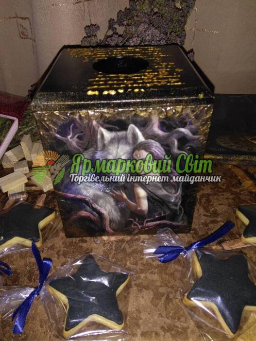 <div style=margin-left:10px><h1>Шкатулка подсвечник</h1><p><a href="/catalog/ezoterika/">Езотерика</a> » <a href="/catalog/ezoterika/raznoe/">Рiзне</a></p><i class="fa fa-map-marker"></i> Сумская область, Ахтырка<br /><br /><div class="socdata"><script src="//yastatic.net/es5-shims/0.0.2/es5-shims.min.js"></script>
                                            <script src="//yastatic.net/share2/share.js"></script>
                                            <div class="ya-share2" data-services="facebook,gplus,twitter,lj,viber,whatsapp,skype" data-counter=""></div></div>