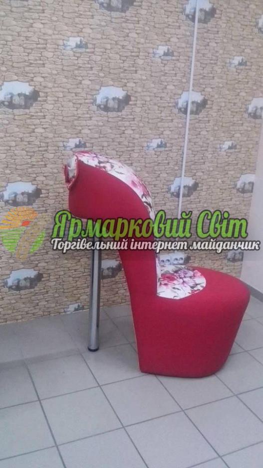 <div style=margin-left:10px><h1>Кресло-туфелька</h1><p><a href="/catalog/dekor/">Декор</a> » <a href="/catalog/dekor/mebel/">Меблі</a></p><i class="fa fa-map-marker"></i> Черкасская область, Черкассы<br /><br /><div class="socdata"><script src="//yastatic.net/es5-shims/0.0.2/es5-shims.min.js"></script>
                                            <script src="//yastatic.net/share2/share.js"></script>
                                            <div class="ya-share2" data-services="facebook,gplus,twitter,lj,viber,whatsapp,skype" data-counter=""></div></div>