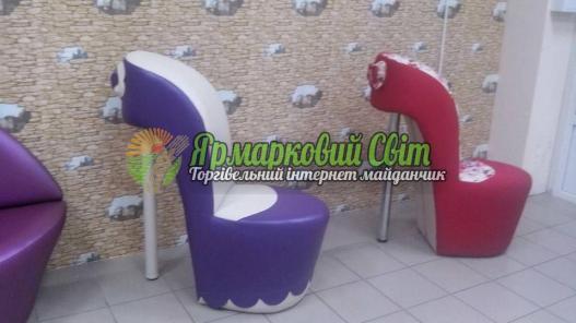 <div style=margin-left:10px><h1>Кресло-туфелька</h1><p><a href="/catalog/dekor/">Декор</a> » <a href="/catalog/dekor/mebel/">Меблі</a></p><i class="fa fa-map-marker"></i> Черкасская область, Черкассы<br /><br /><div class="socdata"><script src="//yastatic.net/es5-shims/0.0.2/es5-shims.min.js"></script>
                                            <script src="//yastatic.net/share2/share.js"></script>
                                            <div class="ya-share2" data-services="facebook,gplus,twitter,lj,viber,whatsapp,skype" data-counter=""></div></div>