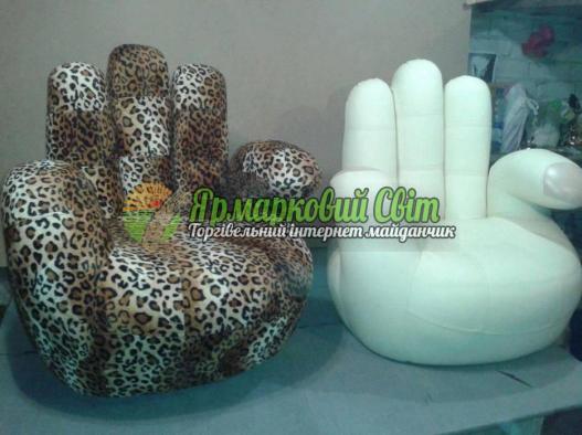 <div style=margin-left:10px><h1>Кресло-рука</h1><p><a href="/catalog/dekor/">Декор</a> » <a href="/catalog/dekor/mebel/">Меблі</a></p><i class="fa fa-map-marker"></i> Черкасская область, Черкассы<br /><br /><div class="socdata"><script src="//yastatic.net/es5-shims/0.0.2/es5-shims.min.js"></script>
                                            <script src="//yastatic.net/share2/share.js"></script>
                                            <div class="ya-share2" data-services="facebook,gplus,twitter,lj,viber,whatsapp,skype" data-counter=""></div></div>