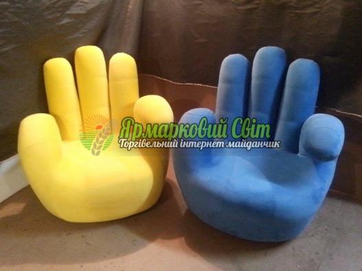 <div style=margin-left:10px><h1>Кресло-рука</h1><p><a href="/catalog/dekor/">Декор</a> » <a href="/catalog/dekor/mebel/">Меблі</a></p><i class="fa fa-map-marker"></i> Черкасская область, Черкассы<br /><br /><div class="socdata"><script src="//yastatic.net/es5-shims/0.0.2/es5-shims.min.js"></script>
                                            <script src="//yastatic.net/share2/share.js"></script>
                                            <div class="ya-share2" data-services="facebook,gplus,twitter,lj,viber,whatsapp,skype" data-counter=""></div></div>