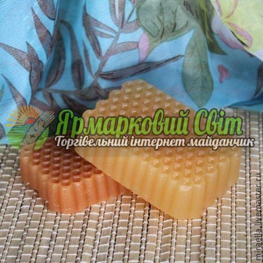 <div style=margin-left:10px><h1>Мыло ручной работы ￼ Поможем выбрать замечательные подарки для вас и ваших близких!</h1><p><a href="/catalog/ukrasheniya/">Прикраси</a> » <a href="/catalog/ukrasheniya/podarki/">Подарунки</a></p><i class="fa fa-map-marker"></i> Днепропетровская область, Днепропетровск<br /><br /><div class="socdata"><script src="//yastatic.net/es5-shims/0.0.2/es5-shims.min.js"></script>
                                            <script src="//yastatic.net/share2/share.js"></script>
                                            <div class="ya-share2" data-services="facebook,gplus,twitter,lj,viber,whatsapp,skype" data-counter=""></div></div>